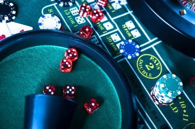 gt777 platform interface showing live casino tables sportsbook and slot games on mobile